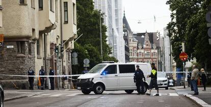 El lugar donde un coche atropelló a varios peatones en Helsinki.
