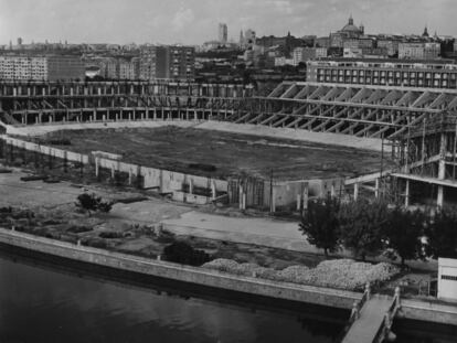 (9/1963) Las obras del estadio del Manzanares estuvieron paralizadas entre 1961 y 1965.