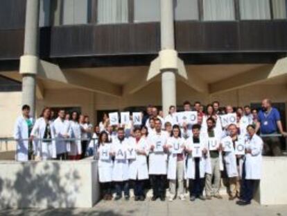 Protesta ante el instituto tecnológico del mueble en Paterna.