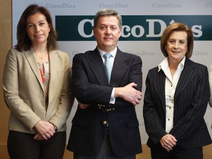 De izquierda a derecha: Paloma Iribas, del Ministerio de Fomento; Guillermo L&oacute;pez-Cediel, de Acciona; Alicia Revenga, de Seopan y Lorena Sep&uacute;lveda Villa, de ProChile.