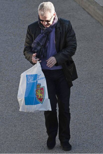 Javier Aguirre, ayer tras despedirse de la plantilla del Zaragoza.