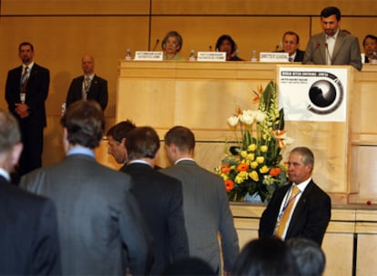 Delegados asistentes a la conferencia de la ONU sobre racismo en Ginebra abandonan la sala