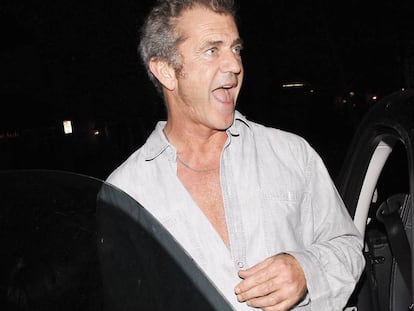 Mel Gibson, entrando en su coche, después de cenar con unos amigos en un restauramte de Malibú. Fue en 2011.