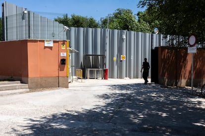 Puerta de entrada al CAED, en Alcalá de Henares.