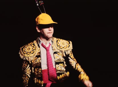 Una imagen de 1983, con una chaquetilla de torero. 