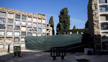 Accés tancat al bloc de nínxols ensorrat.