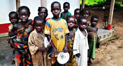 Niños en Ndele.