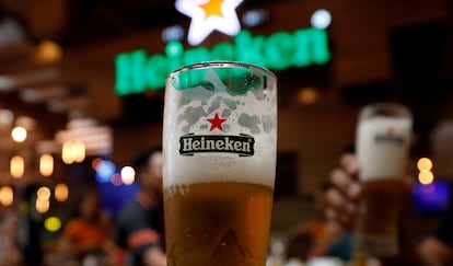 El logo de Heineken en una imagen de archivo.