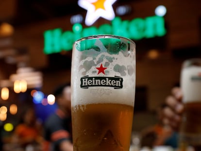 El logo de Heineken en una imagen de archivo.