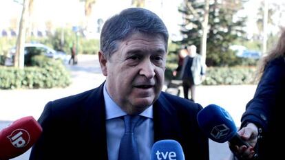José Luis Olivas, expresidente de la Generalitat valenciana, Bancaja y Banco de Valencia, al llegar al juzgado.