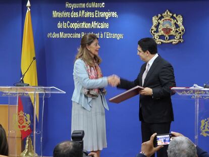 La canciller y vicepresidenta de Colombia, Marta Lucía Ramírez, durante una reunión este jueves en Rabat con el ministro marroquí de Exteriores, Naser Burita.