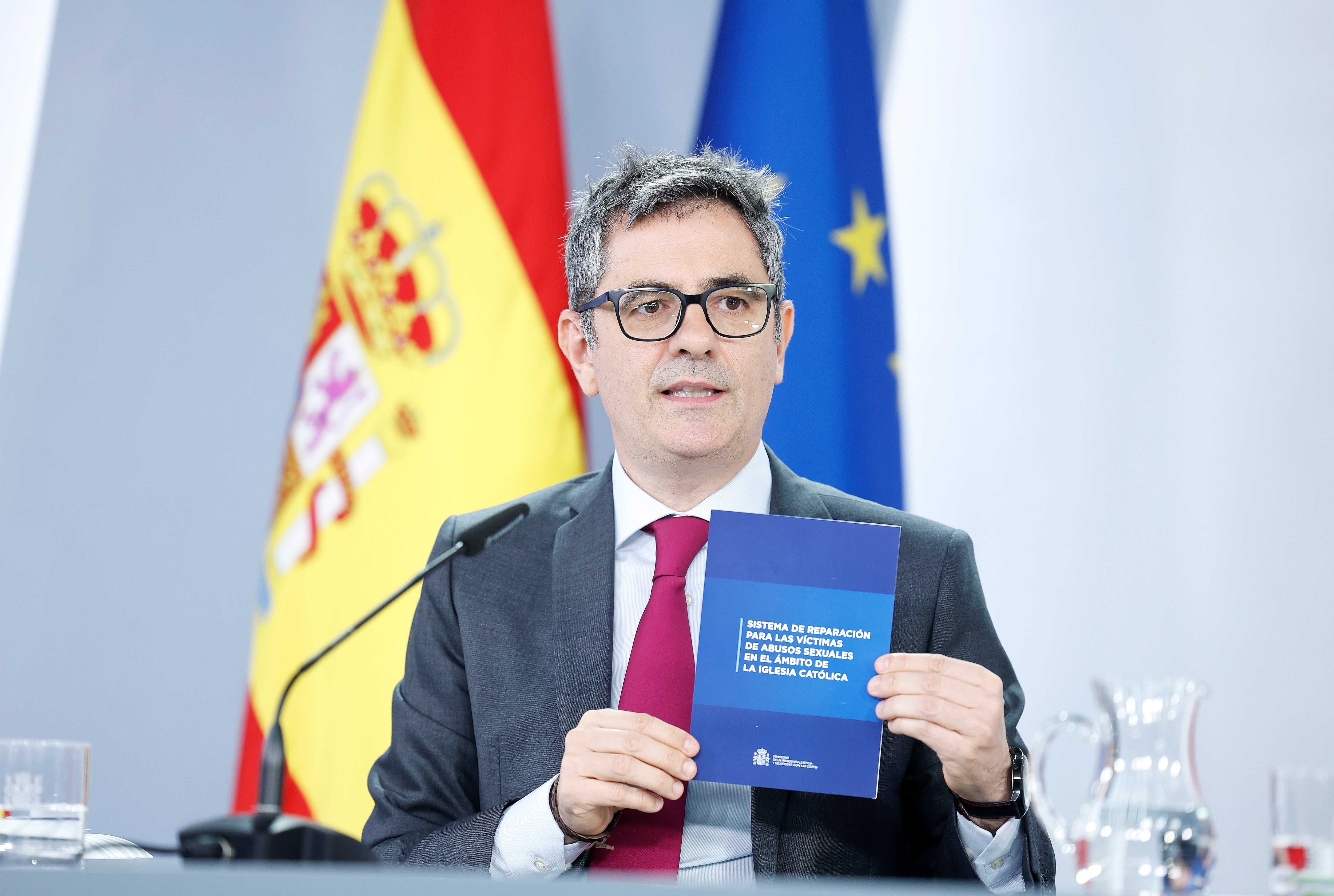 Félix Bolaño  muestra el sistema de reparación para las víctimas de abusos sexuales en el ámbito de la iglesia Católica este martes tras el Consejo de Ministros. 