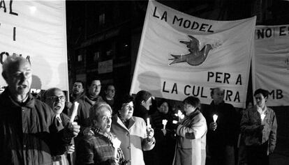 Manifestaci&oacute;n frente a la c&aacute;rcel Modelo en el a&ntilde;o 2000.