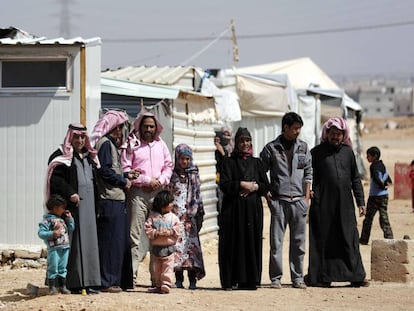 Refugiados sirios, este martes en el campo de Zaatari (Jordania). 