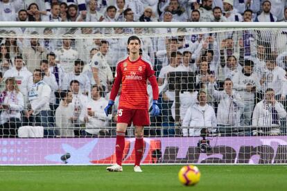 Courtois, durante el partido entre el Real Madrid y la Real Sociedad.