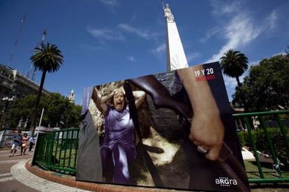 Exposici&oacute;n fotogr&aacute;fica de los sucesos de hace 10 a&ntilde;os en Buenos Aires.