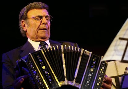 El bandoneonista Leopoldo Federico, en 2007