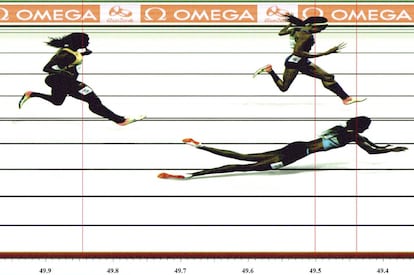 Fotografía de llegada de la final de 400m femenino.