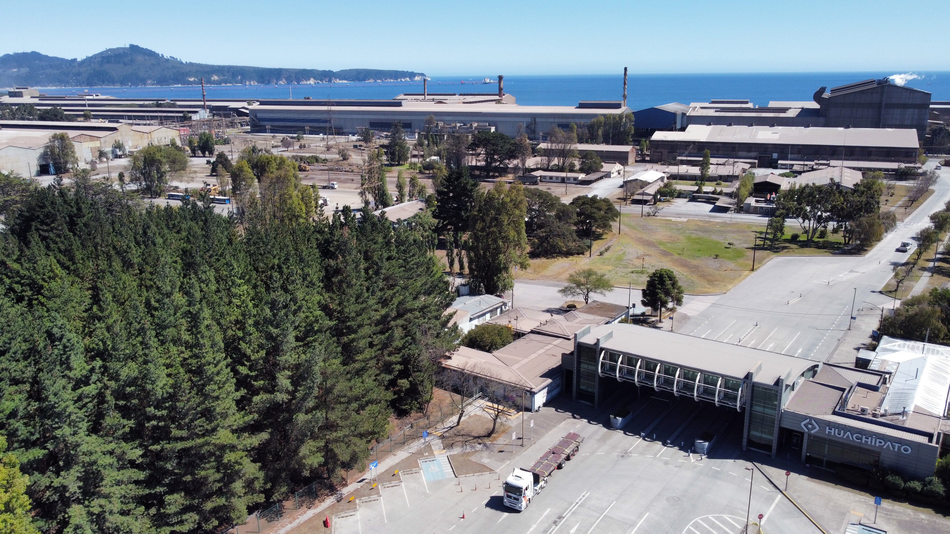 Vista aérea de la Compañía Siderúrgica Huachipato S.A., la principal industria productora de acero en Chile, en Talcahuano, en marzo de 2024.