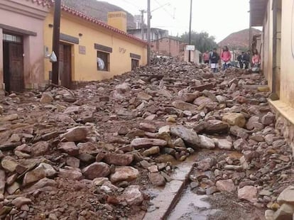 Algunas calles de Tilcara quedaron sepultadas por las rocas.