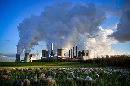 Central energética alimentada con carbón en Bergheim, al norte de Alemania. 