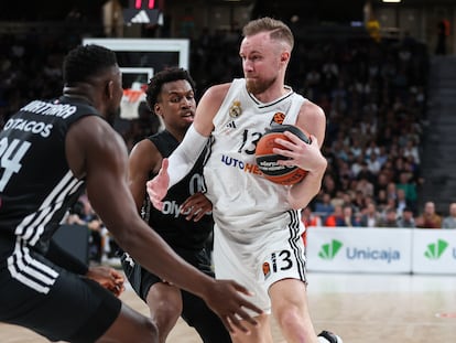Dzanan Musa, en acción en el último partido del Madrid ante el París.
