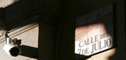 Una cámara de vigilancia instalada junto a la Plaza Mayor.