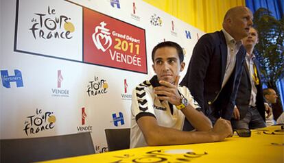 Alberto Contador, en la rueda de prensa del Tour.