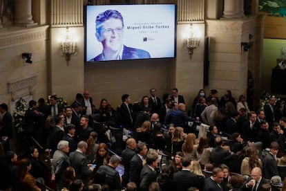 El Salón Elíptico del Capitolio Nacional este lunes, el primer día del homenaje al senador, abierto únicamente para sus familiares y amigos. Varios líderes políticos hicieron presencia en el recinto.
