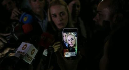 La esposa del dirigente opositor venezolano Leopoldo L&oacute;pez, Lilian Tintori, el 10 de septiembre de 2015 en Caracas (Venezuela).