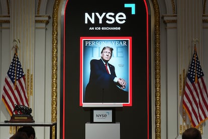 Un cartel anuncia la elección de Donald Trump como Persona del Año de la revista Time el jueves 12 de diciembre de 2024.