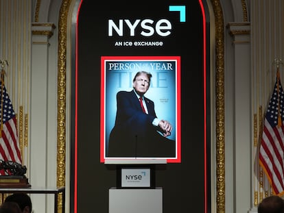 Un cartel anuncia la elección de Donald Trump como Persona del Año de la revista Time el jueves 12 de diciembre de 2024.