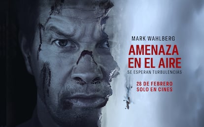 Cartel promocional de la película 'Amenaza en el aire (Flight Risk)' protagonizada por Mark Wahlberg.