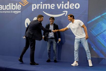 
El tenista Rafa Nadal presentó este miércoles en su academia de Manacor (Mallorca) la serie documental 'Rafa Nadal Academy', que se estrenará de manera simultánea en Amazon Prime y en Movistar+ a partir del viernes. 