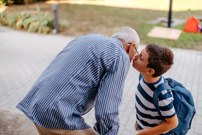 El amor y el consentimiento no se compran, aunque eso signifique parecer huraños con familiares y conocidos.