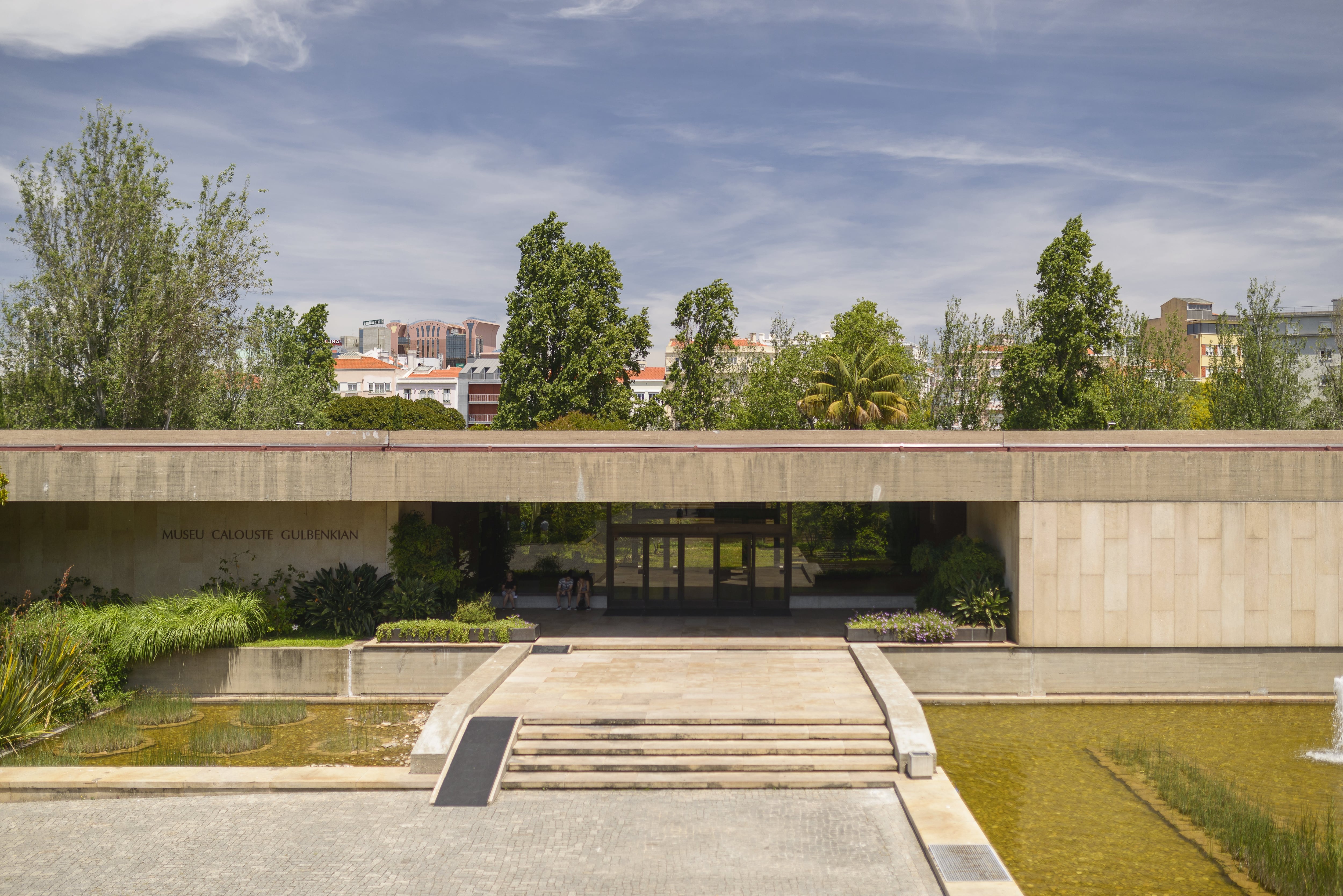 La entrada al Museo Gulbenkian en Lisboa.