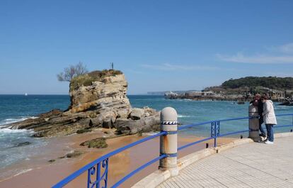 Panorámica de la playa del Camello en Santander.