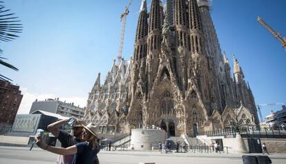 Visitants a la Sagrada Família de Barcelona.