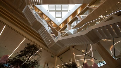 La nueva Biblioteca Garcia Marquez, diseñada por Elena Orte y Guillermo Sevillano, en el barrio Sant Marti (Barcelona).