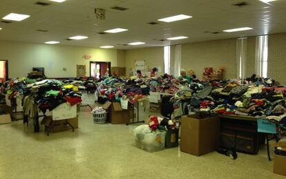 Ropa donada para los menores del refugio McAllen, en Texas.