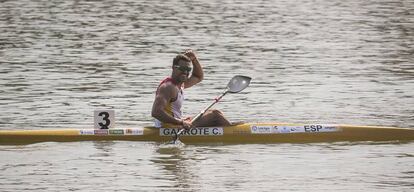 Carlos Garrote celebra el bronce en el K1-200 y la clasificación para los Juegos de Tokio.