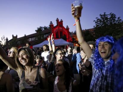 Asistentes anoche a la octava edici&oacute;n del D&iacute;a de la M&uacute;sica en Matadero Madrid.