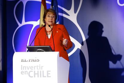 La presidenta de Chile, Michelle Bachelet, ha defendido las grandes reformas que ha emprendido su Gobierno: la educativa, la fiscal y la política.