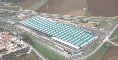 Vista a&eacute;rea de las instalaciones ya construidas para el fallido anillo ferroviario en Antequera.