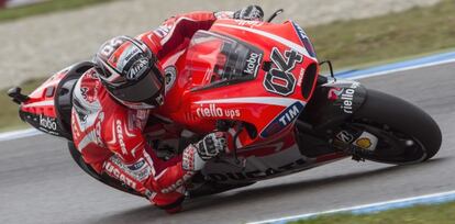 Dovizioso rueda en el circuito de Assen.