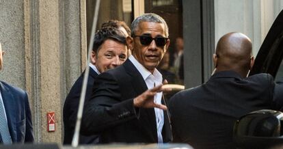 El expresidente estadounidense Barack Obama y el líder del Partido Demócrata italiano Matteo Renzi durante su encuentro en Milán.