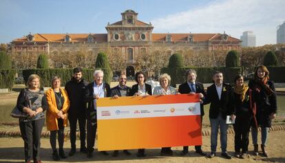 Rovira, al centre, en l'acte de presentació de les llistes d'ERC.