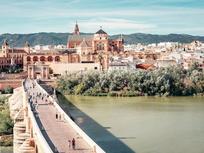 El Puente Romano de Córdoba, sobre el río Guadalquivir.