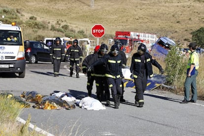 Los heridos han sido trasladados a centros sanitarios de Salamanca y al hospital Nuestra Señora de Sonsoles de Ávila. Las autoridades han pedido a los ciudadanos abulenses que no acudan hoy a los servicios de urgencias si no es necesario con el fin de que las víctimas puedan ser atendidas.