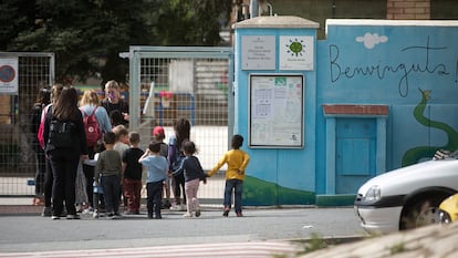 Alumnos en un colegio público de Cataluña.